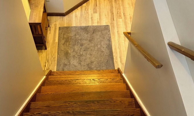 Albany Apartment | Private Apartment Sleeps 6+, Capital Region near everything!