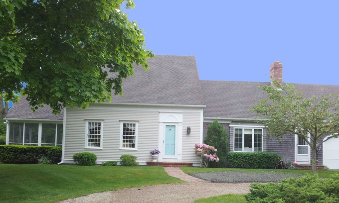 North Chatham House | Private Beach, Gorgeous Walkable Neighborhood Surrounded by Water, Pets Welcome