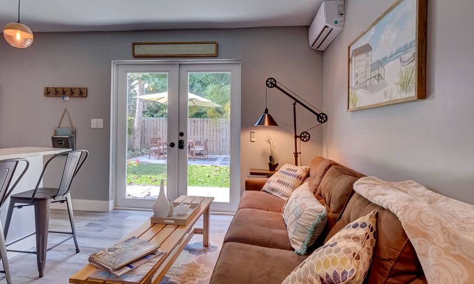 Bayshore Cottage | Private & Charming Cottage 2 bedrooms in Miami Beach