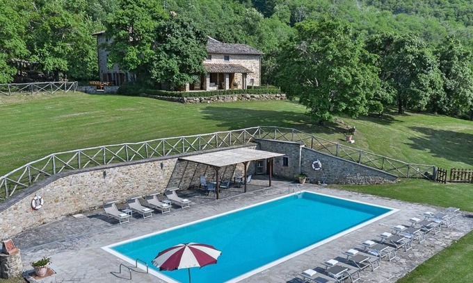 Monterchi Villa | Private countryside villa with swimming pool