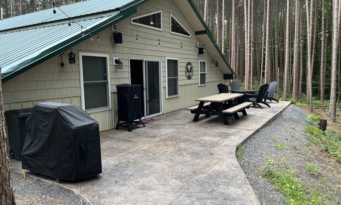 Brantingham Cottage | Private Cozy Adirondack Cottage-Monthly only