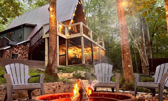 Young Harris Cabin | Private Creek A-Frame Outdoor Private Oasis