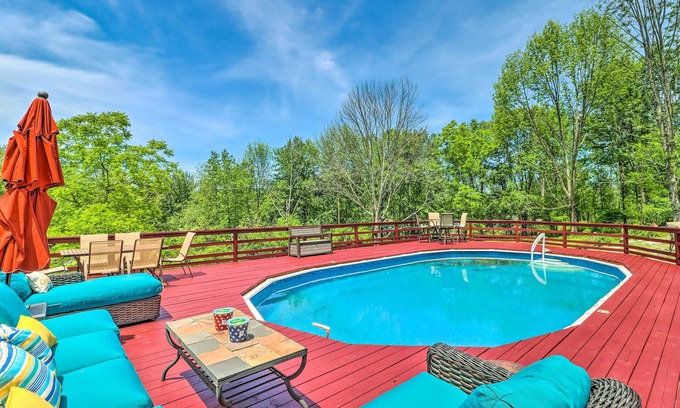 Lake Ariel House | Private Dock & Kayak at Poconos Lake House