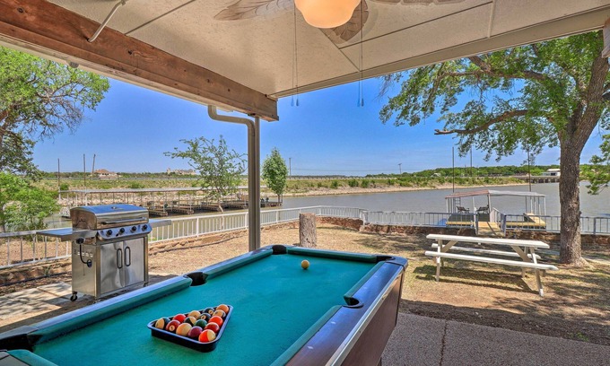 Brownwood Cottage | Private Dock - Waterfront Lake Brownwood Gem!