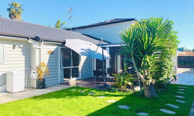 Rosedale House | Private Double Cozy Guest Suite with Private Garden