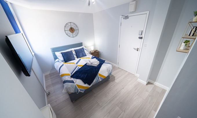 St Helens House | Private Ensuite Room Shared Kitchen St Helen A2