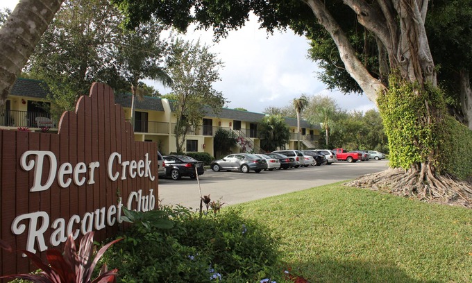 Deerfield Beach Condo | Private entrance 3 Bedroom 2 Bath Condo