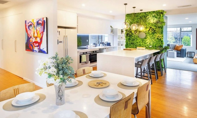 Christchurch House | Private Family City Retreat, Sleeps 8