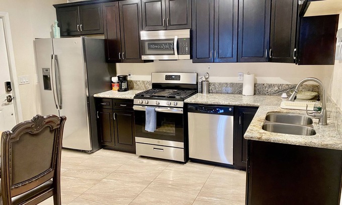 Villa Bonita Estates House | Private Full Bed, TV and shared bathroom C-106