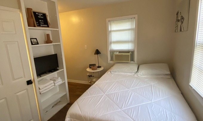 Tulsa Apartment | Private garage apartment in best neighborhood in Tulsa