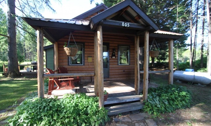 Martin City House | Private Guest House - Ten Minutes to Glacier National Park, Montana