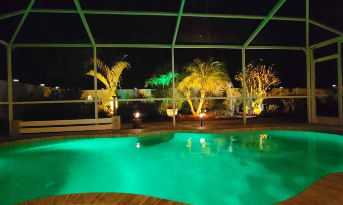 North Port House | Private Heated Pool; Healing Mineral Water Nearby