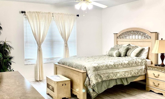 Port Malabar House | Private home in great location with enclosed yard