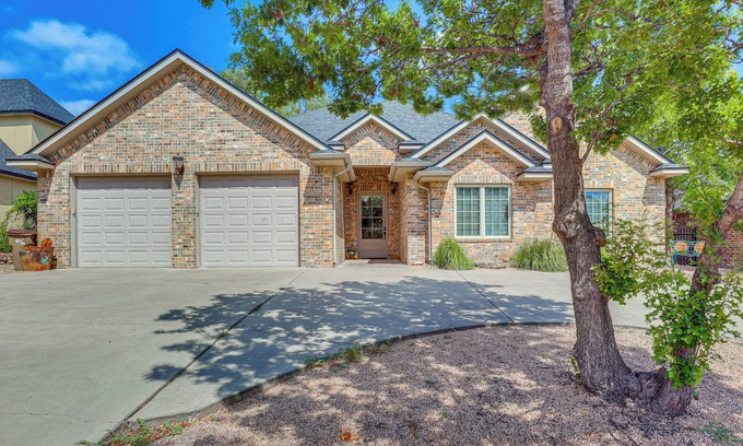 Canyon House | Private Hot Tub & Patio: Golf Retreat in Canyon!
