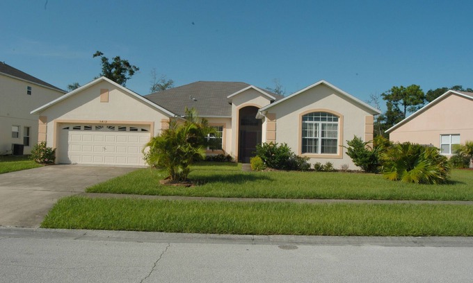 Crescent Lakes House | Private House near Disney with Pool and Conservation view