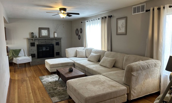 Forest Hills House | Private house right outside of Pittsburgh, pet friendly!