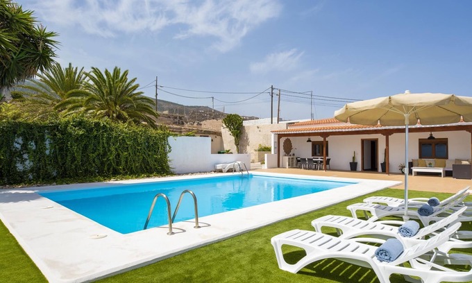 Guimar Villa | Private house with pool & garden