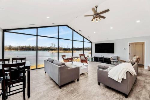 Harvey County House | Private lake resort with beach and UTV park