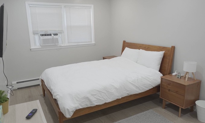 Jersey City Apartment | Private Master Bedroom 3 w Bathroom in Shared Apt - 8 min walk to PATH NYC Train