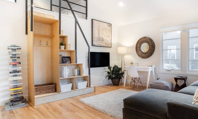 Glenwood Grove - North Iris House | Private & Modern in Central Boulder near Downtown, CU & Google