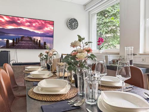 Dreimuhlen Apartment | Private Munich Escape Cinema Lounge Sleeps 17