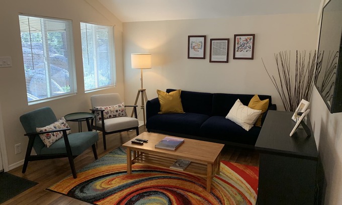 Payson Cottage | Private neighborhood home in Payson - gorgeous getaway with in town convenience!