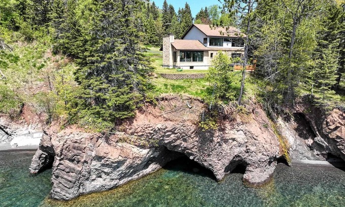 Two Harbors House | Private Northshore Single Family House Retreat!