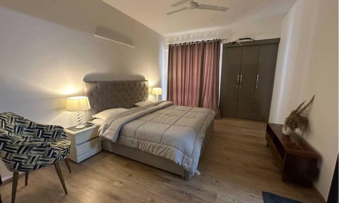 Noida Apartment | Private Oasis Garden Stunning 3 Bedroom Apartment