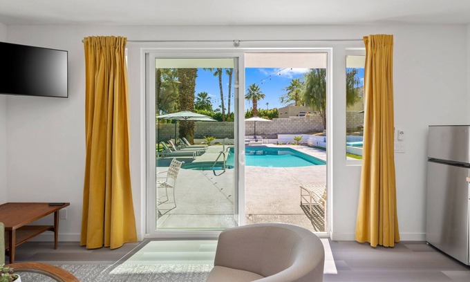 Magnesia Falls Cove House | Private oasis with 5 bedrooms!