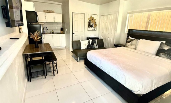 Miami Gardens Apartment | Private Paradise in Miami !nnBrand new apartmentnGreat locationnFamily friendly