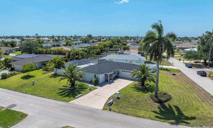 Caloosahatchee House | Private paradise with heated pool in Cape Coral
