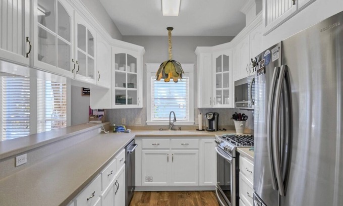 Village of Sugar Beach House | Private Pool ☀️ 600ft to Beach | Peek-a-boo Ocean View | Outdoor Shower | 4 Parking Spots ☀️