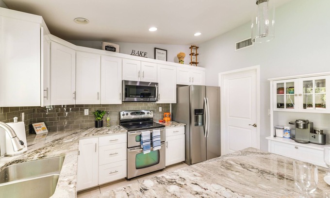 Parque Vista Estates Cottage | Private Pool & Playground: Phoenix Paradise!