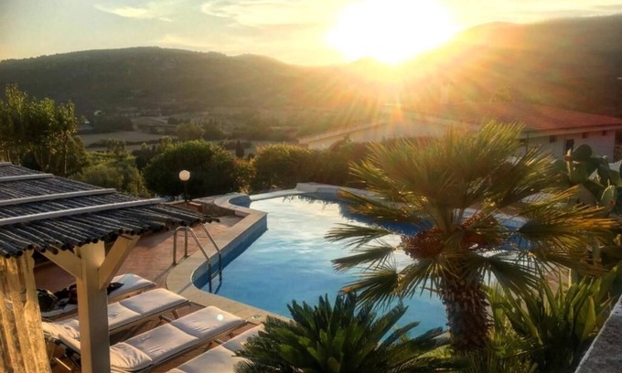 Chia House | Private Pool villa with panoramic views split over 2 levels/Aircon/New Pool.