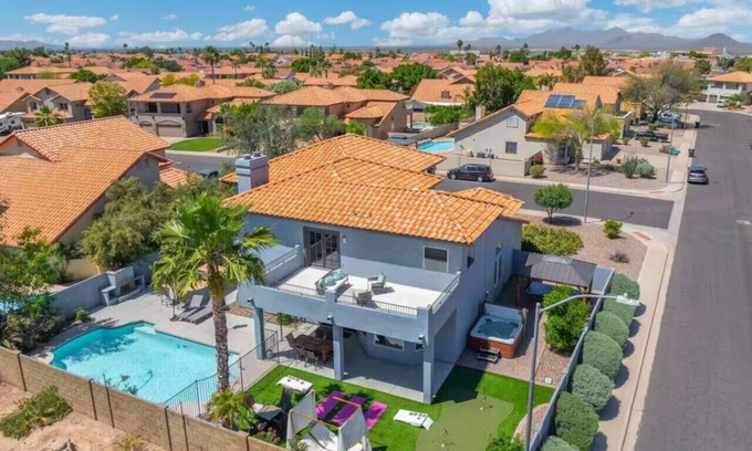 Homestead I HOA House | Private Resort Vibes | Pool, Hot Tub & Arcade Fun