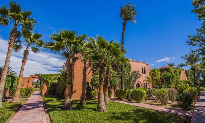 Palmeraie House | Private Riad with swimming pool and gardens,