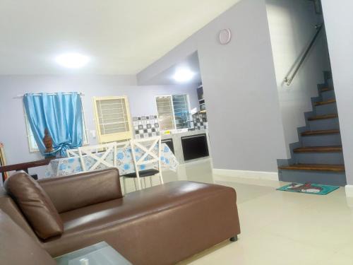 Thep Kasattri House | Private Room in a Shared House Phuket