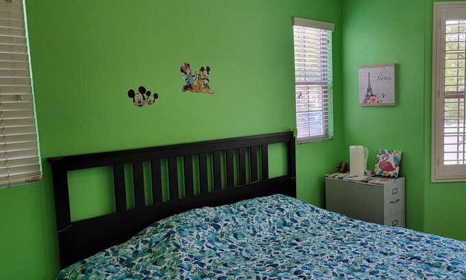San Diego House | Private Room with Direct access ((1 Bed, 1 Bath)