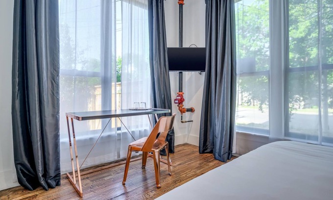 West End Apartment | Private Suite in Historic Austin B&b: Sleeps 4!