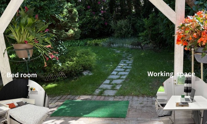 Richmond House | Private Suite Kitchen Work & Sleep Zones Near YVR & Ferries