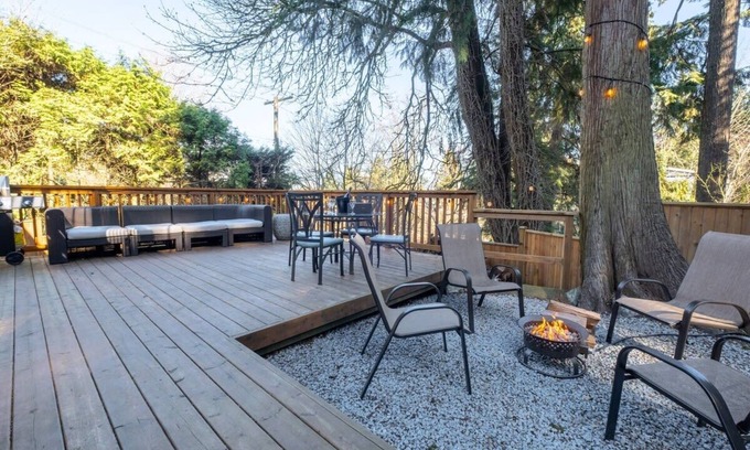 Port Moody Apartment | Private Suite | Rocky Point Park