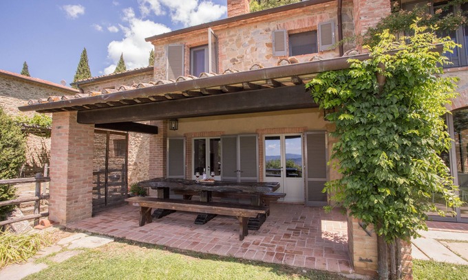 Arezzo Villa | Private villa with pool with panoramic view inside organic wine resort