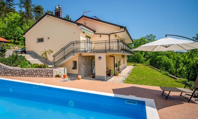 Klana House | Private Villa with WIFI, private pool, A/C, TV, terrace, pets allowed, panoramic view, parking