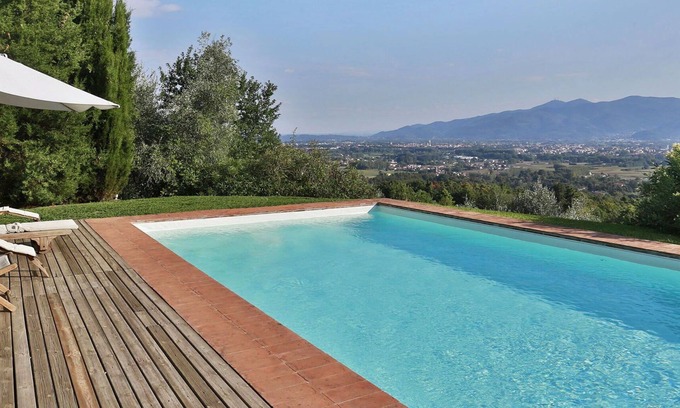 Lucca Villa | Private Villa with WIFI, private pool, A/C, TV, veranda, panoramic view, parking, close to Lucca