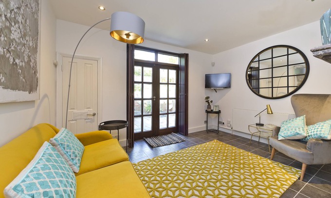 North Kensington House | Pro- Managed, Brand New Maisonette with Garden