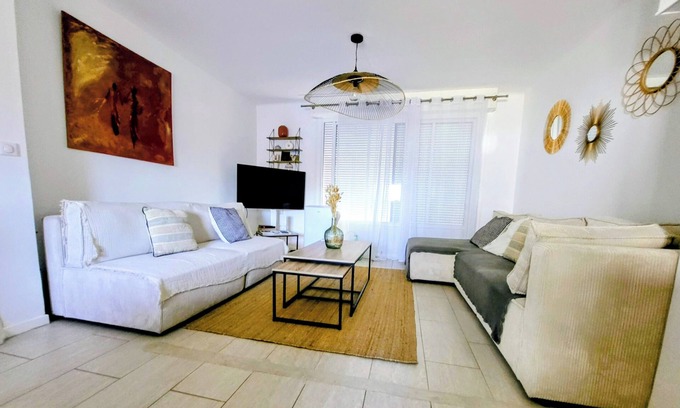 Chalons-en-Champagne Apartment | Proche Centre Ville, Appartement Pour 6 Voyageurs Comprenant 3 Suites