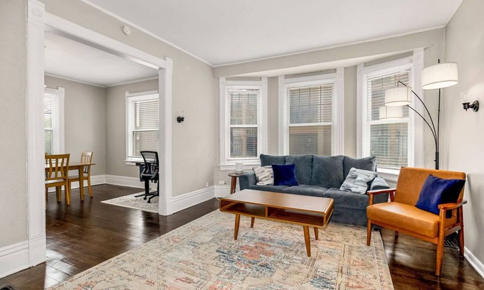 Central Hyde Park Apartment | Professional Housing