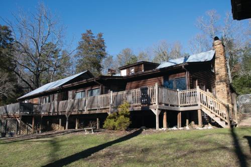 Mineral Bluff House | Project Chimps Historic Cabin