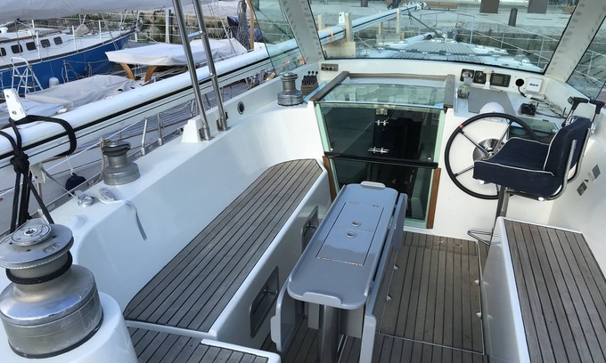 La Rochelle Boat Rental | PROMOTION *GRAND VOILIER 18 METRES TOUT CONFORT LA ROCHELLE 4 to 8 persons