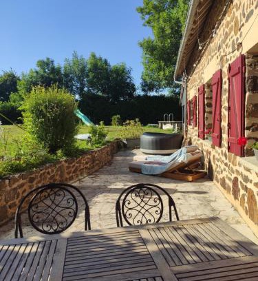 La Bazoge House | Propriété 15mn du circuit des 24h, avec piscine, parking privé